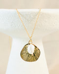 Abstract Shell Charm Pearl Necklace