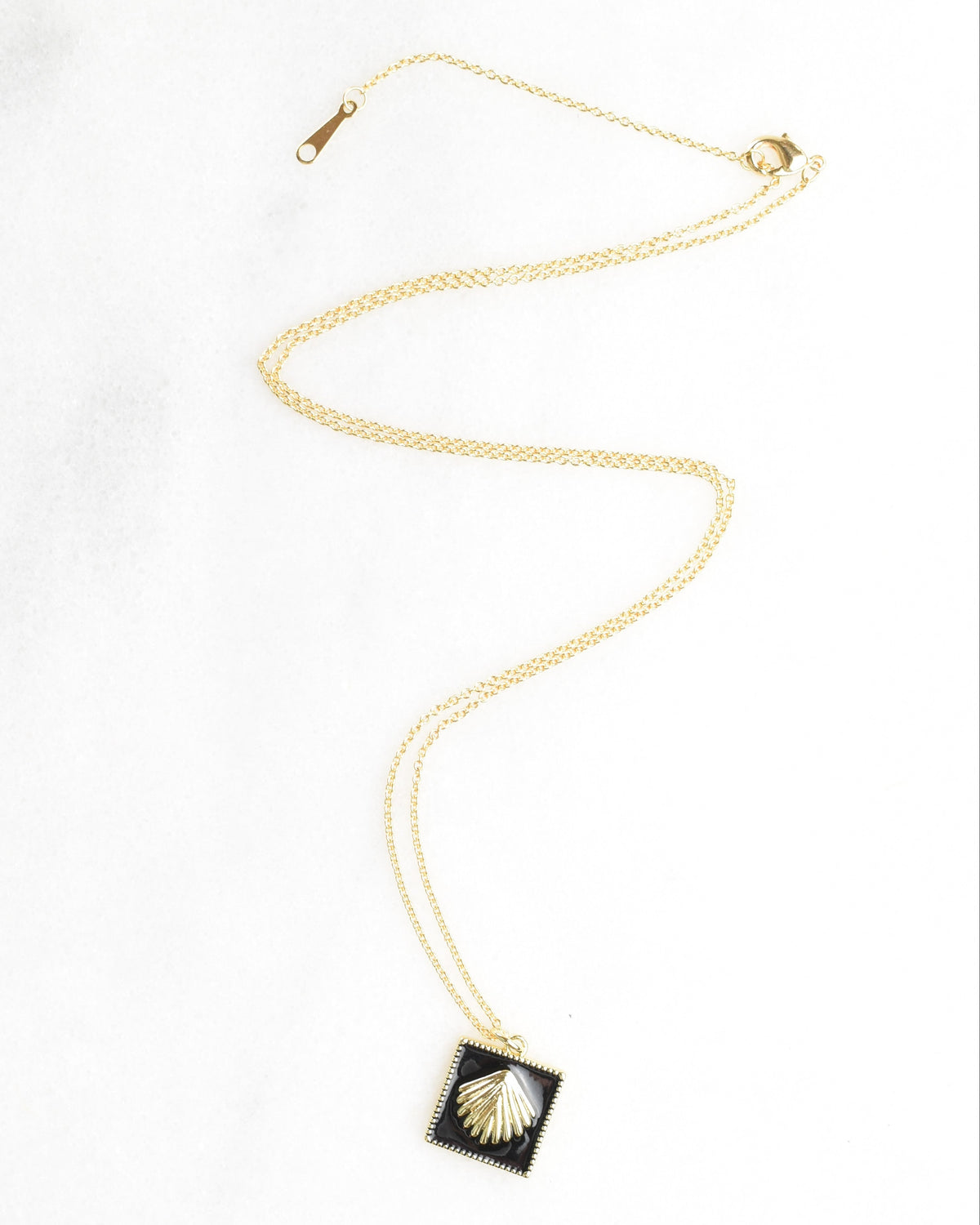 Black Square Pendant Shell Necklace